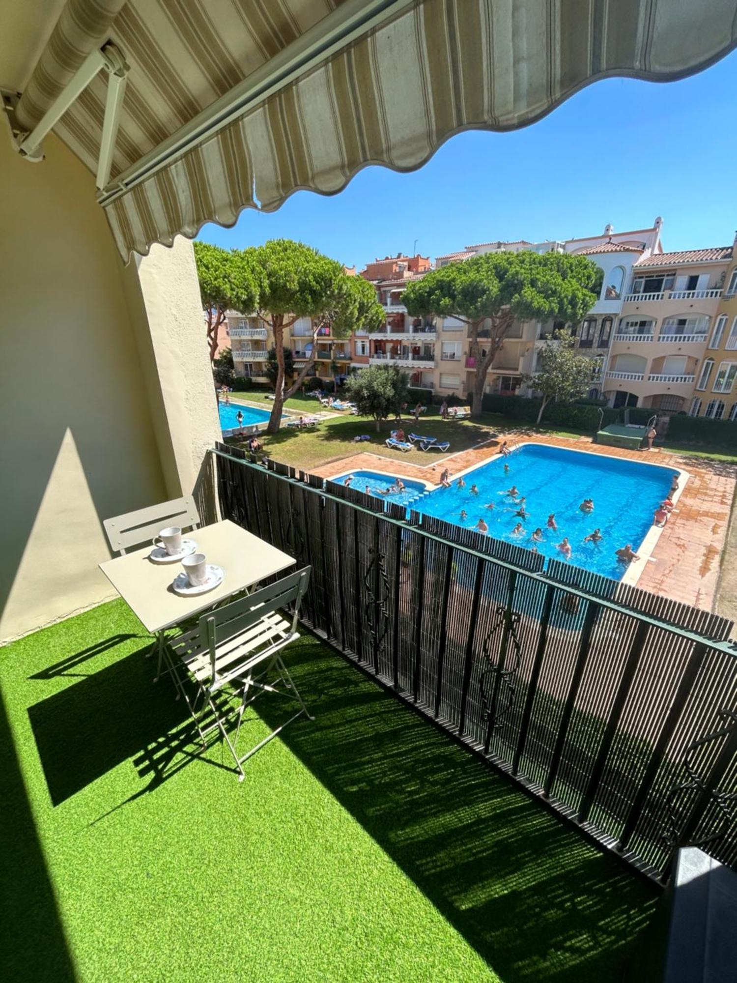 Appartement 1 Chambre Climatise Avec 3 Piscines A 200 M De La Plage Empuriabrava Exterior foto
